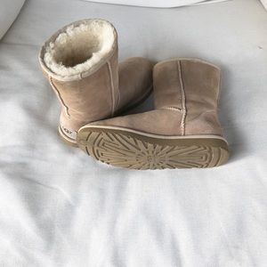 UGG Shoes - Class UGG Boots UGG Shoes - Class UGG Boots